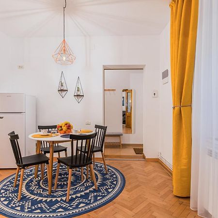 Garden Hideout - Central Apartment Brasov Bagian luar foto