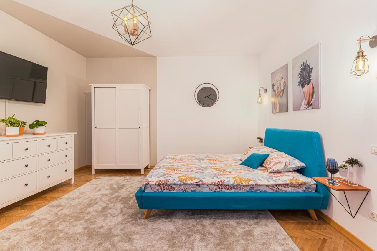 Garden Hideout - Central Apartment Brasov Bagian luar foto
