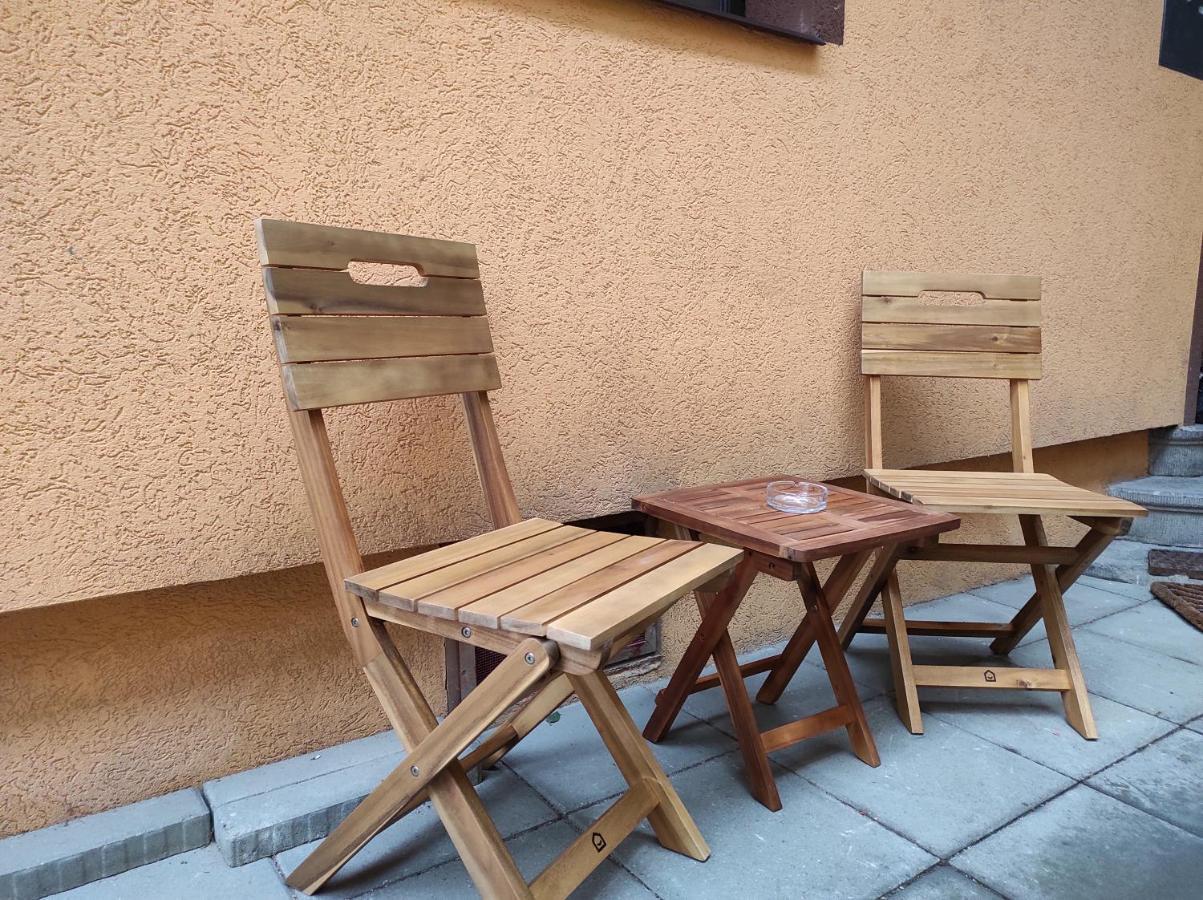 Garden Hideout - Central Apartment Brasov Bagian luar foto