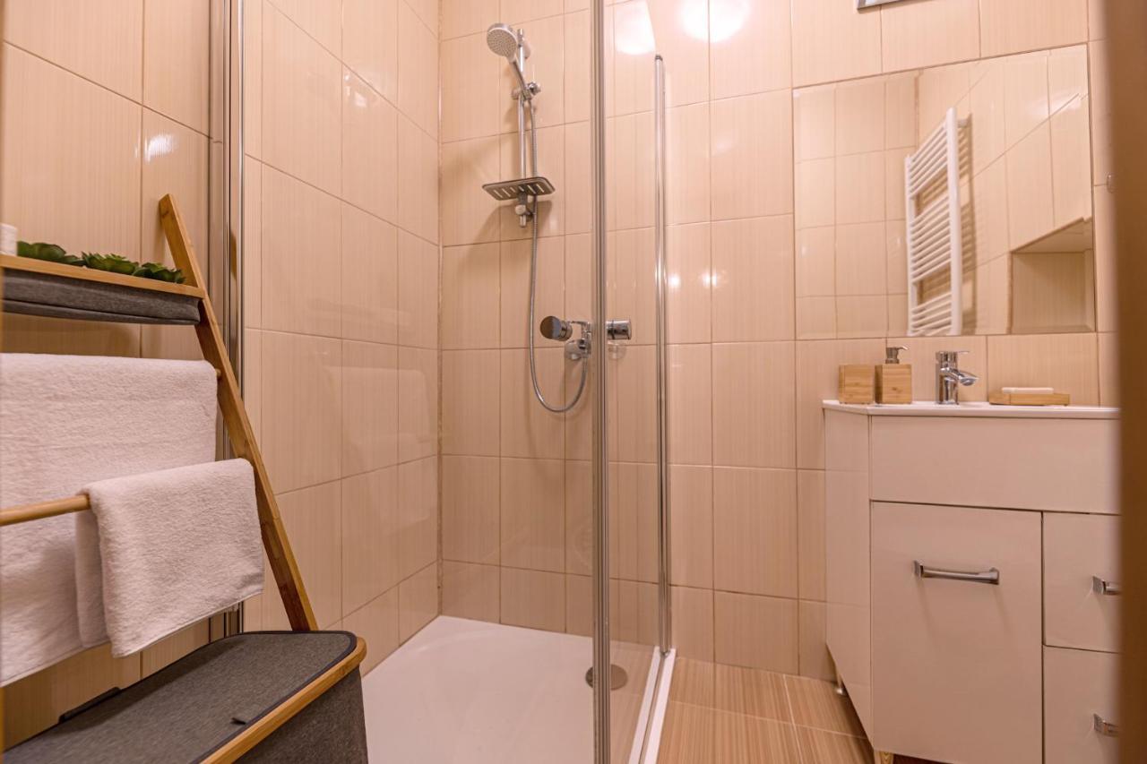 Garden Hideout - Central Apartment Brasov Bagian luar foto